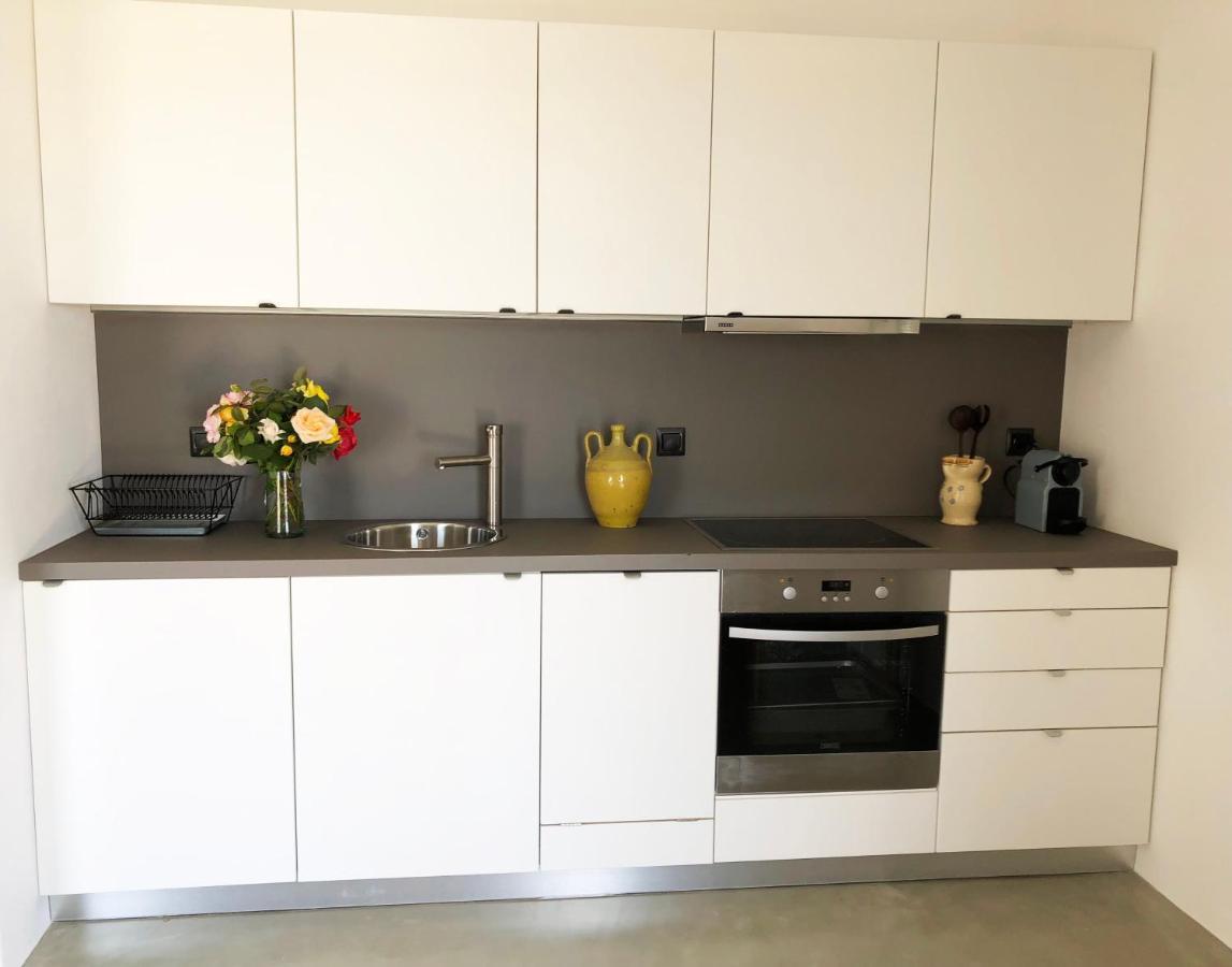מילופוטאס Theros Apartments 2 מראה חיצוני תמונה